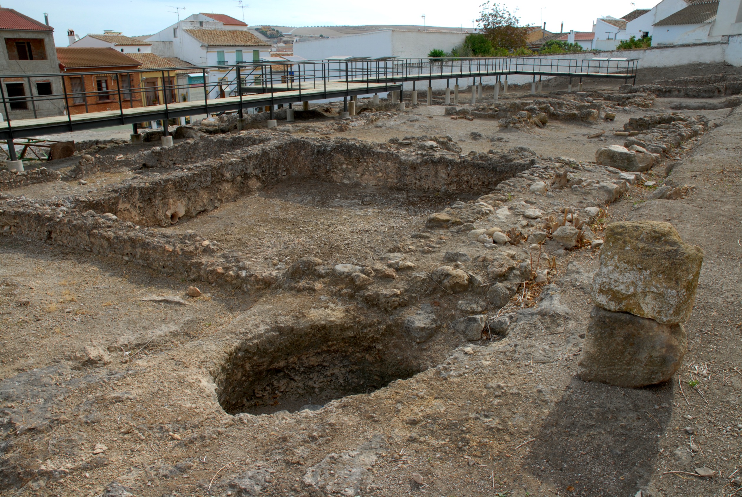 Yacimiento Arqueológico Termas Romanas, Silos y Necrópolis Calcolítica
